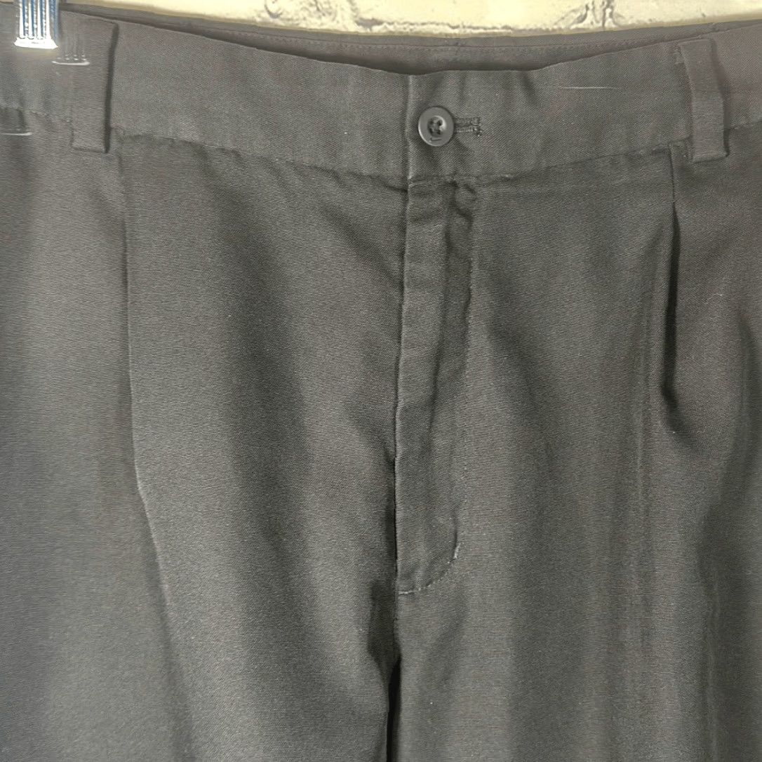 Nike Nike Golf Shorts Mens 36 Black Pleated Front Size US 36 / EU 52 - 2 Thumbnail