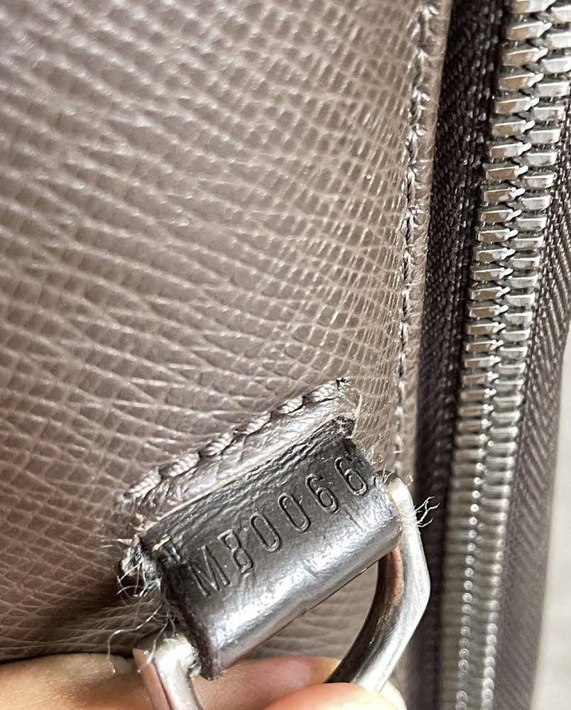 Louis Vuitton Louis Vuitton Taiga Porte-Documents Size ONE SIZE - 6 Thumbnail