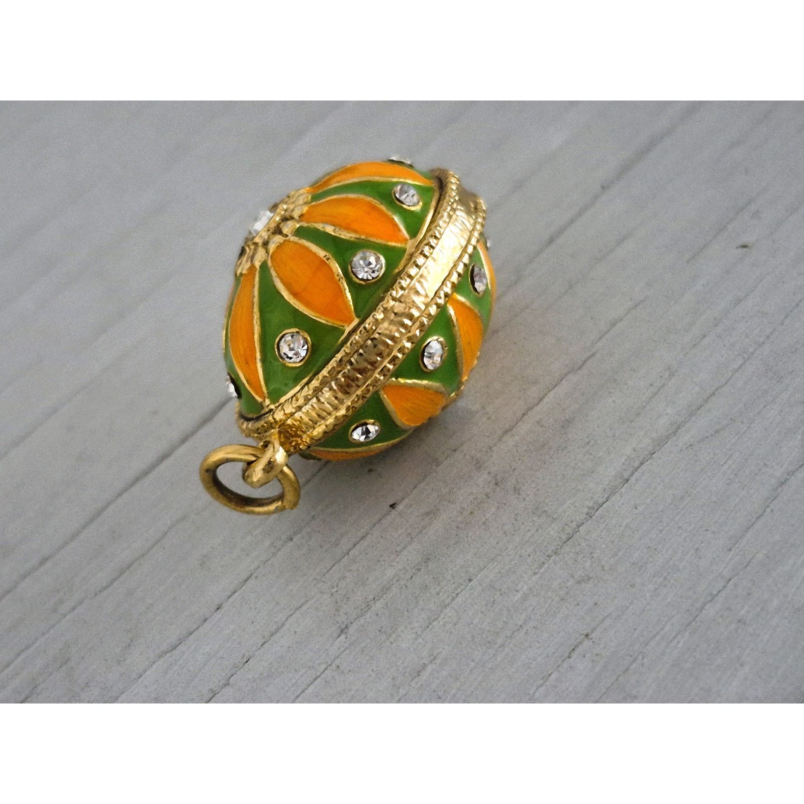 Other Vintage Green and Yellow Gold Tone Enamel Egg Pendant Size ONE SIZE - 2 Thumbnail