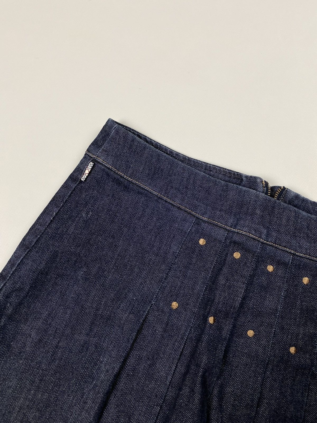 Burberry × Vintage Burberry London vintage Y2K denim mini skirt size US 10 Size 32" / US 10 / IT 46 - 7 Thumbnail