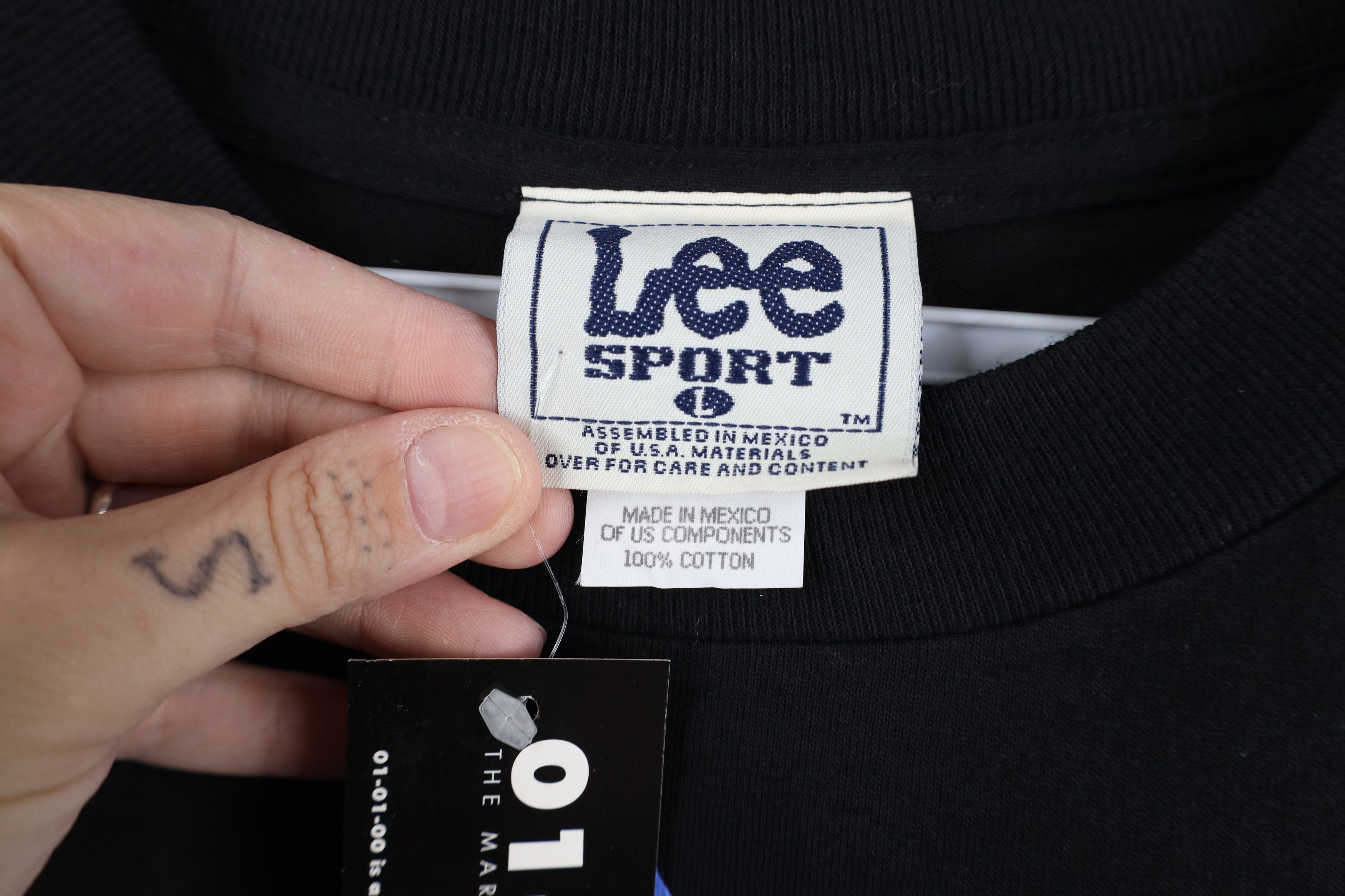 Vintage Deadstock Vintage Y2K Millennium 2000 Short Sleeve T-Shirt Size US L / EU 52-54 / 3 - 6 Thumbnail