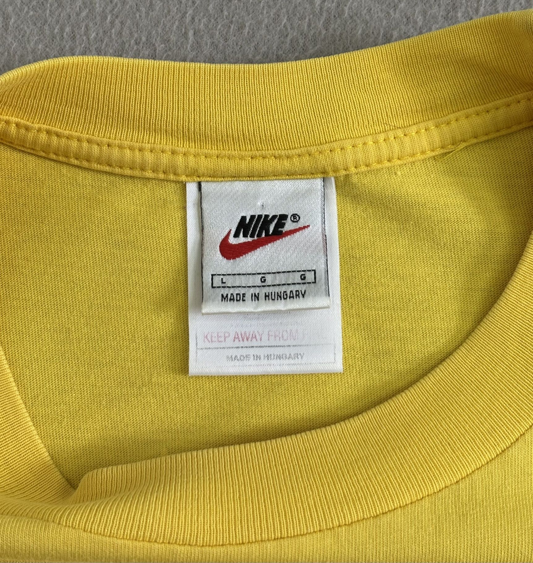 Nike T-Shirt Brazil 90s Nike vintage large Size US L / EU 52-54 / 3 - 17 Thumbnail