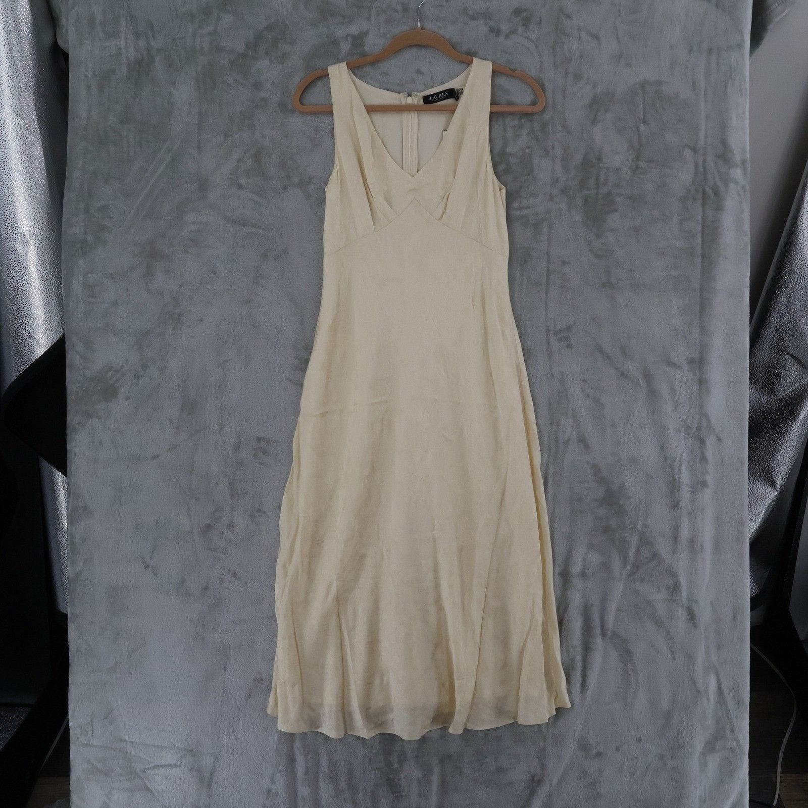 Lauren Ralph Lauren LRL Ralph Lauren V Neck Sleeveless Midi Dress Womens 10 Crea Size L / US 10 / IT 46 - 3 Thumbnail