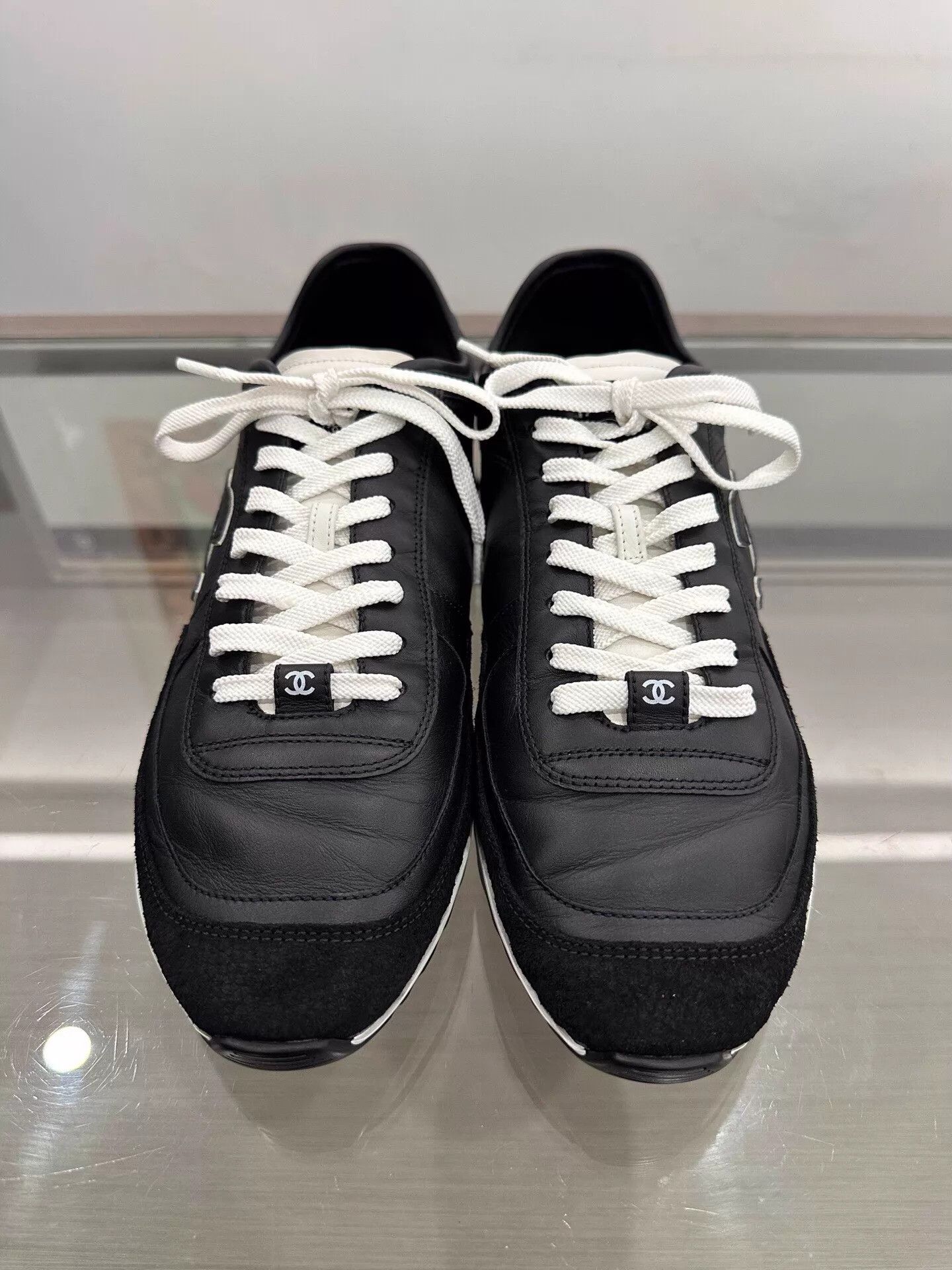 Chanel Chanel Men's Black CC Logo Sneaker 42 Size US 9 / EU 42 - 3 Thumbnail