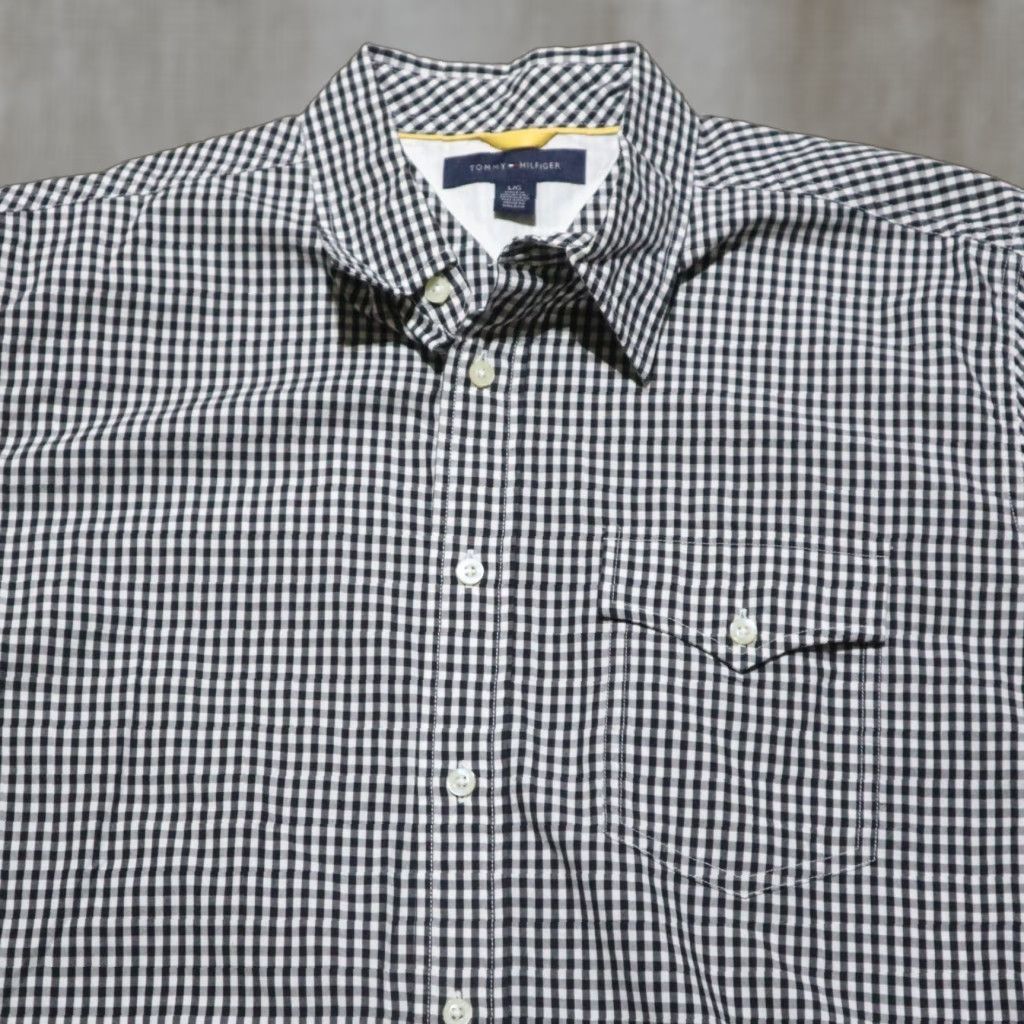 Tommy Hilfiger VINTAGE Tommy Hilfiger Men’s Plaid Button-Down Shirt Large Black White Classic Fit Mens Size US L / EU 52-54 / 3 - 1 Thumbnail