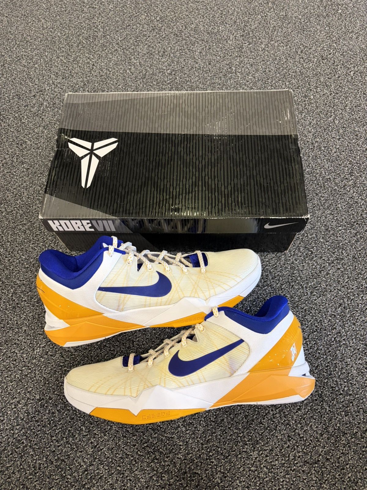 Nike Kobe 7 "Lakers Home" Size US 14 / EU 47 - 1 Thumbnail