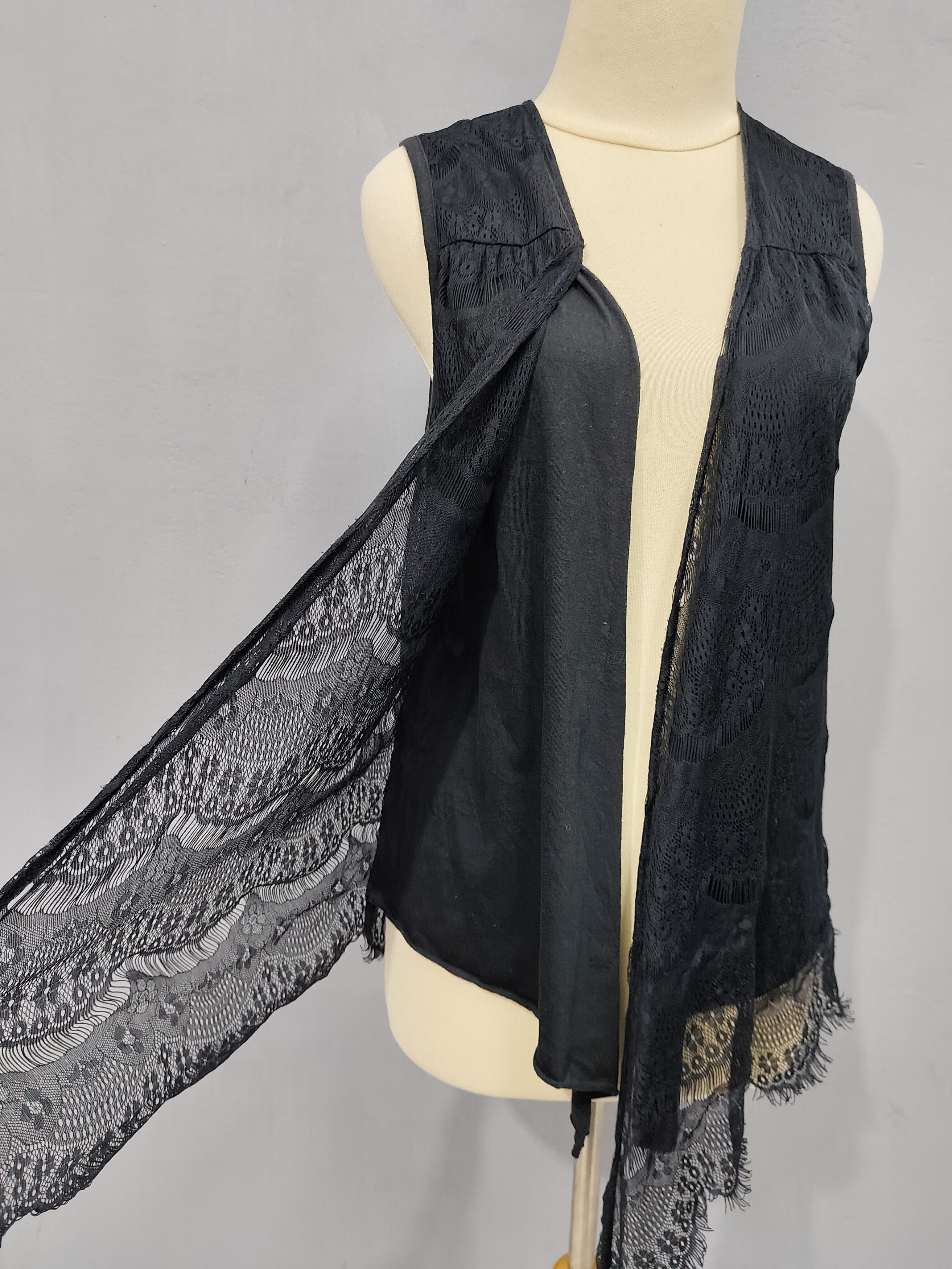 Japanese Brand Le Fraise🇯🇵 Gothic Boho Mori Lace Asymmetric Layered Vest Size L / US 10 / IT 46 - 3 Thumbnail