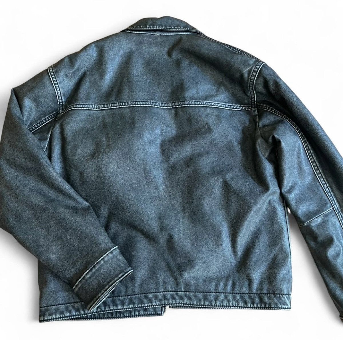 Abercrombie & Fitch Cropped Distressed Leather Jacket Size US M / EU 48-50 / 2 - 4 Thumbnail