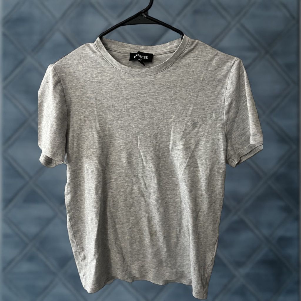 Express EXPRESS Shirt Men XS Gray Moisture Wicking Cotton Spandex Slim Fit Crew Neck Tee - Solid, Short Sleeve, Regular Size, Vintage? No, Pre-owned IG? Size US XS / EU 42 / 0 - 1 Thumbnail