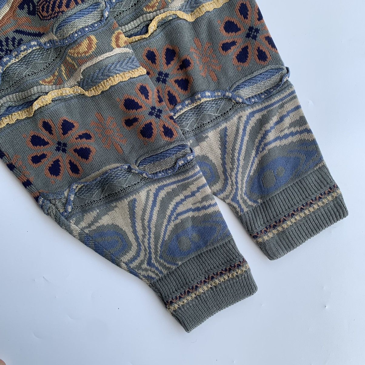 Vintage ❌SOLD OUT❌ Knitwear vintage 3D pattern coogi style Size US L / EU 52-54 / 3 - 5 Thumbnail