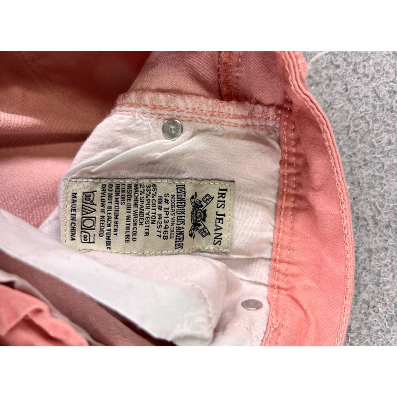 Vintage IRIS Jeans Pants Womens Pink Denim Straight 24x27 Low Rise 7 Regular Cotton Blend 5-Pocket Design Distressed Embroidered Zipper Button Men/Women Size 28" / US 6 / IT 42 - 7 Thumbnail
