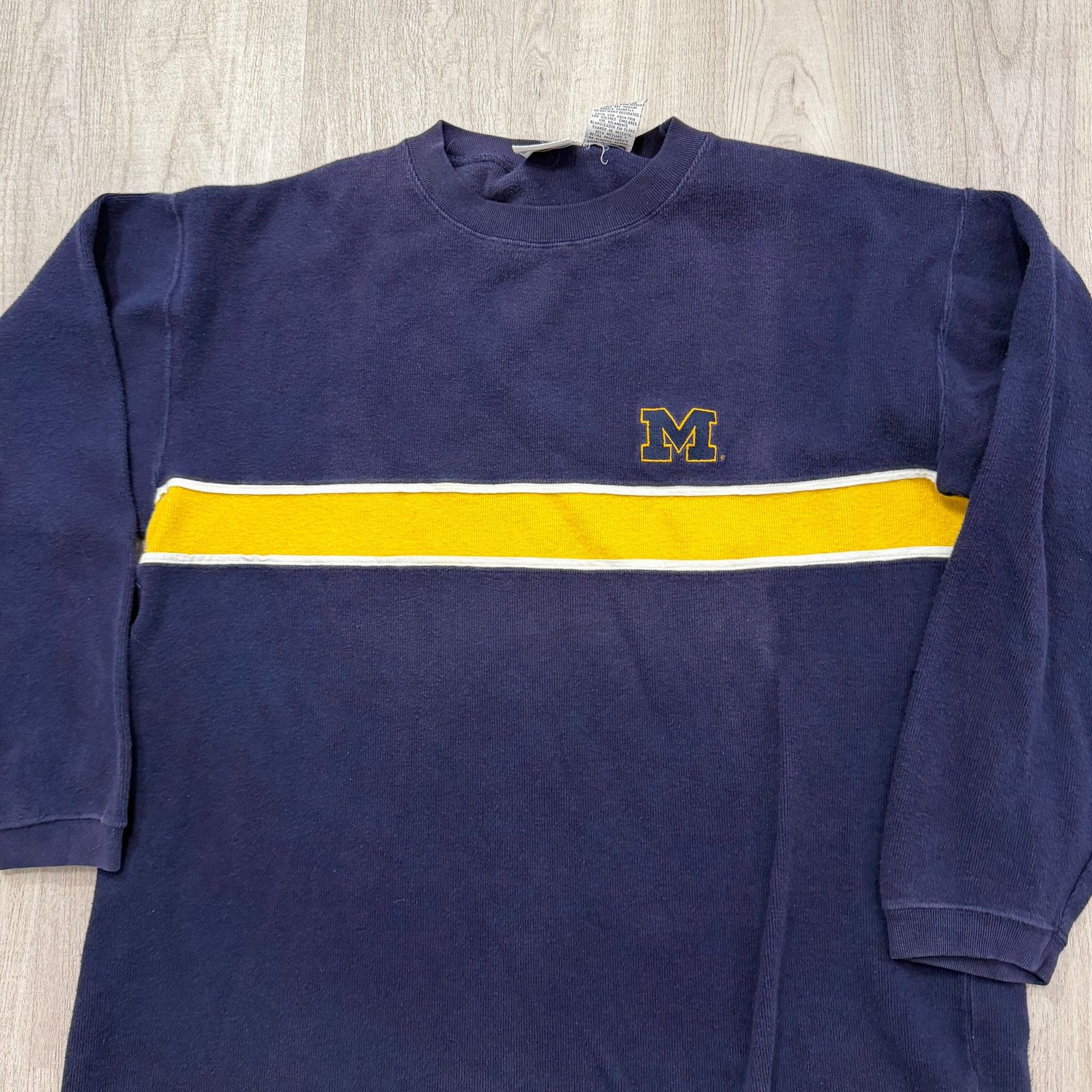 Vintage Vintage Michigan Wolverines Pullover Men's Large Blue Yellow Size US L / EU 52-54 / 3 - 2 Thumbnail
