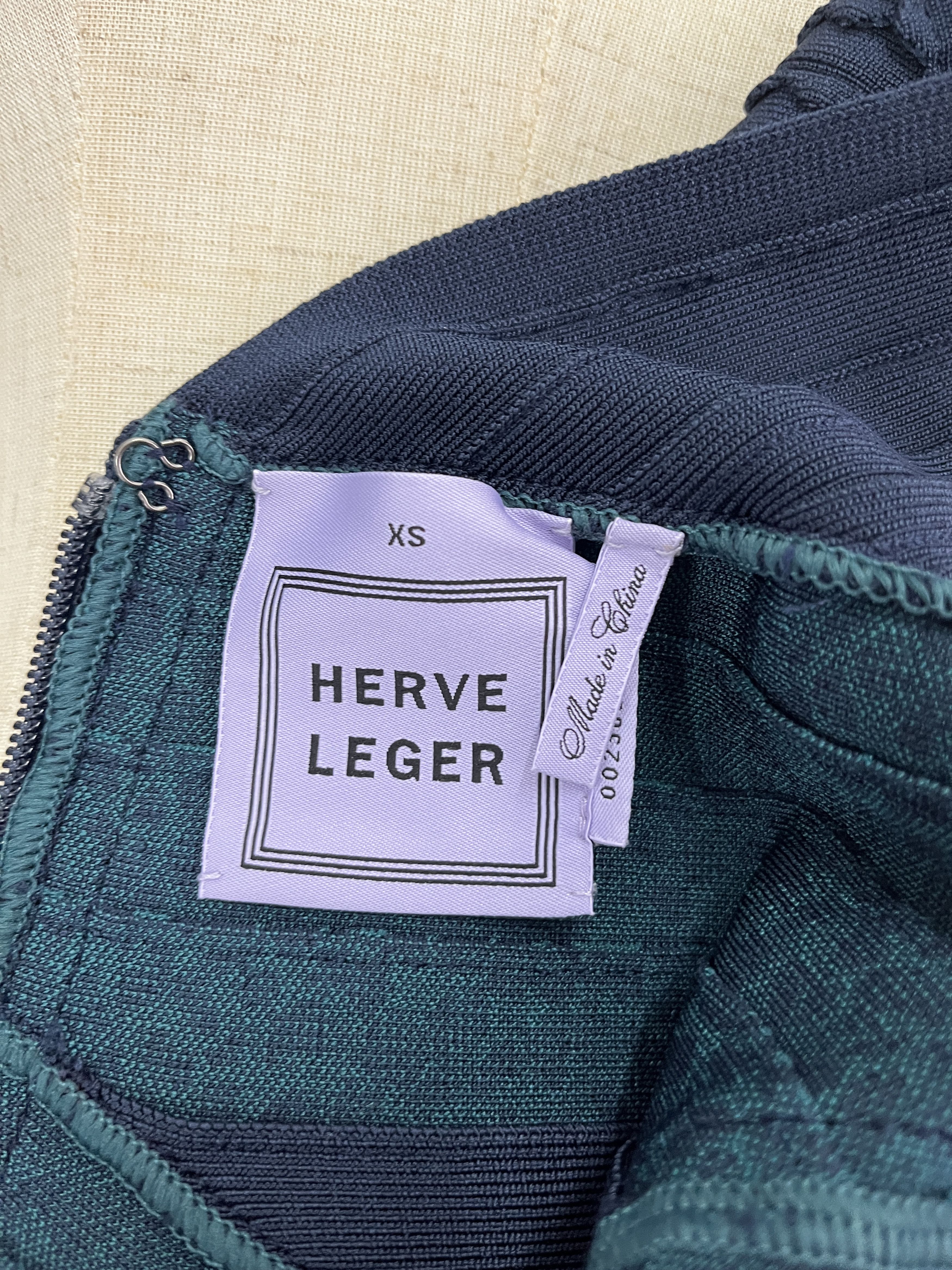 Herve Leger Herve Leger Navy And Green Animal Print Mini Dress Size XS / US 0-2 / IT 36-38 - 4 Thumbnail