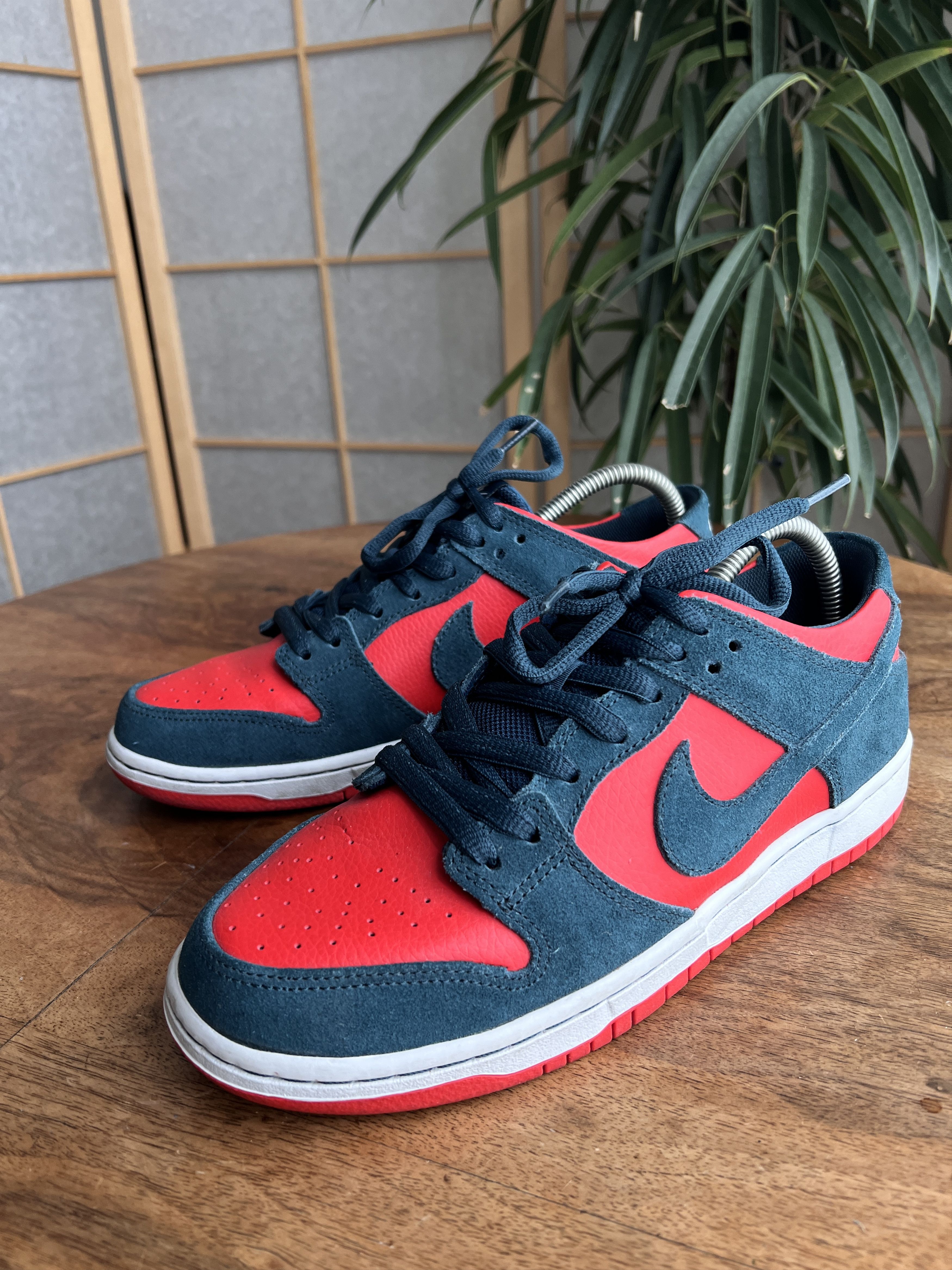 Nike SB Rare! Nike SB Zoom Dunk Low Reverse Shark sneakers shoes Size US 9 / EU 42 - 7 Thumbnail