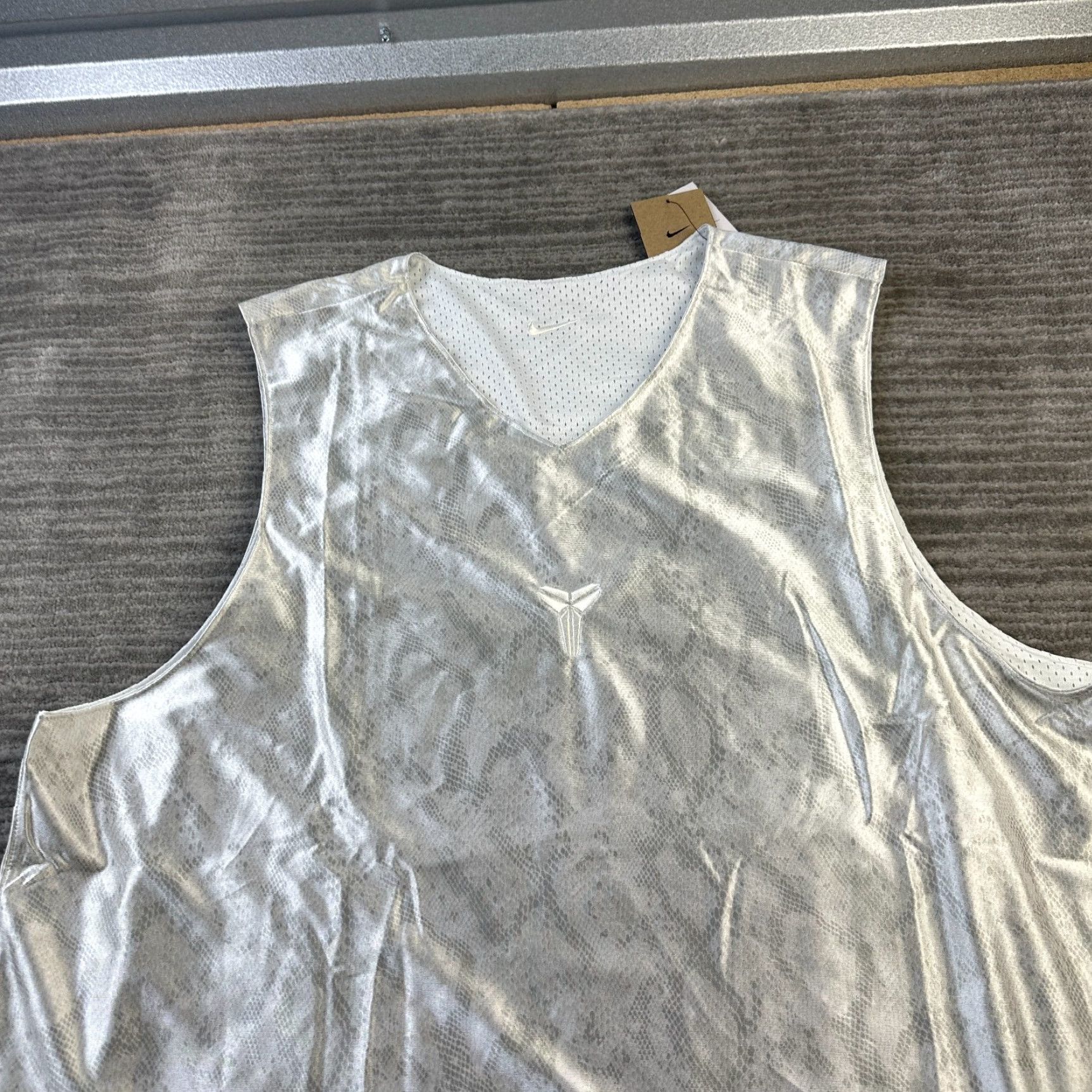 Nike VINTAGE Nike Shirt Mens 2XL XXL Halo Kobe Bryant Dri Fit Reversible Basketball Jersey Size US XXL / EU 58 / 5 - 3 Thumbnail