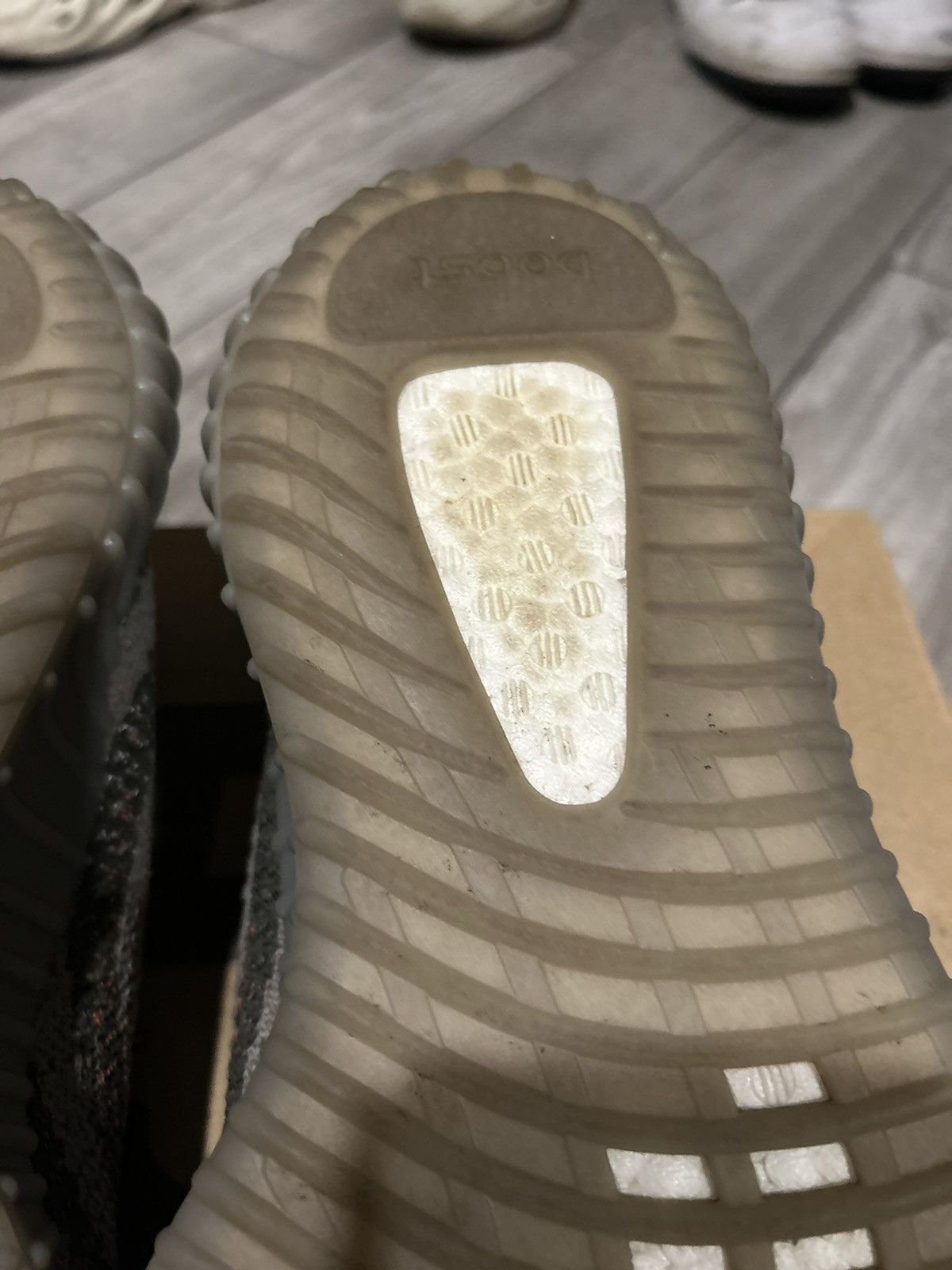 Yeezy yzy 350 beluga Size US 10.5 / EU 43-44 - 7 Thumbnail