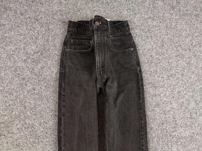 Levi's Vintage 90's levis 550 Black Denim mom Jeans Made in USA Size US 32 / EU 48 - 6 Thumbnail