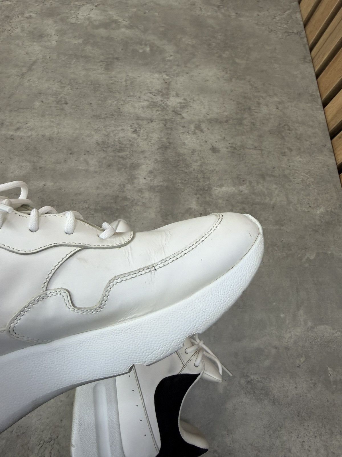 Alexander McQueen Alexander McQueen Oversized White Leather Sneakers Size 38 Size US 8 / IT 38 - 13 Thumbnail