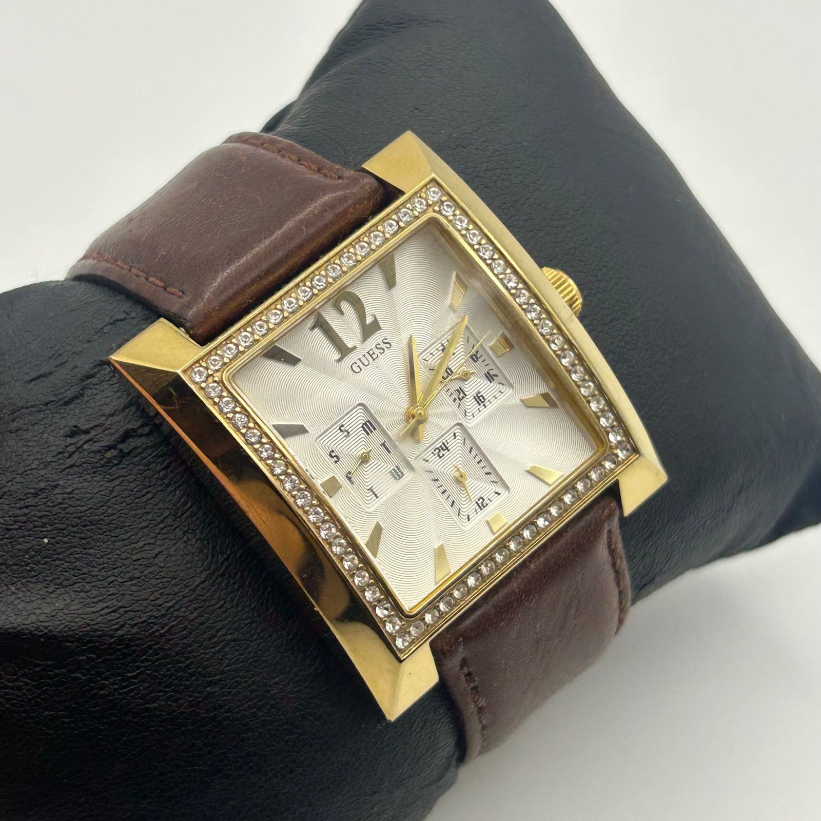 Guess Guess Gold Crystal-encrusted Bezel Brown Leather Watch Size ONE SIZE - 3 Thumbnail