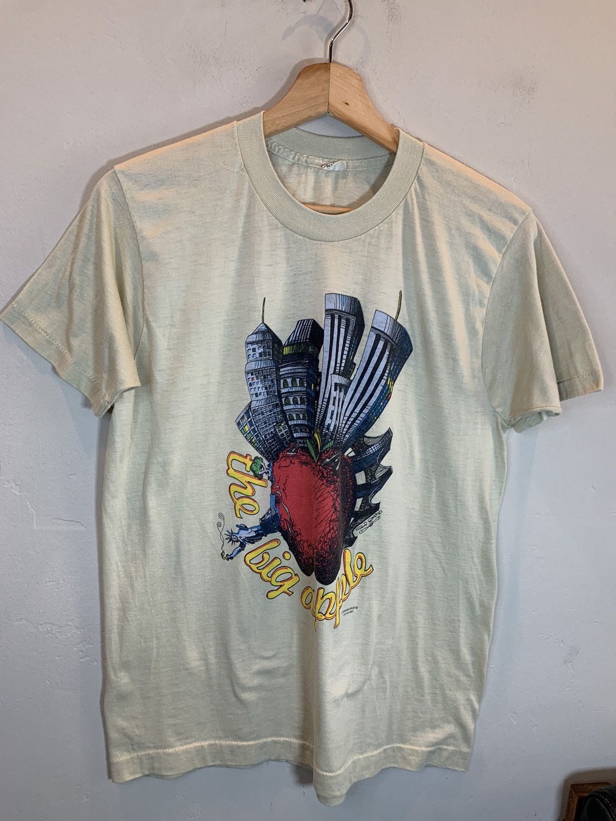 Vintage *RARE* Vintage 80’s The Big Apple NYC New York Art T-Shirt L Size US L / EU 52-54 / 3 - 1 Thumbnail