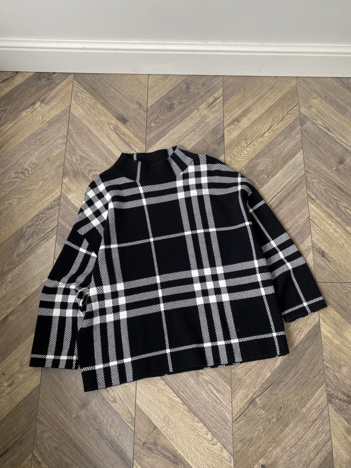 Akris Vintage Akris Punto Oversize Wool Sweater Womens Black White Size XL / US 12-14 / IT 48-50 - 4 Thumbnail
