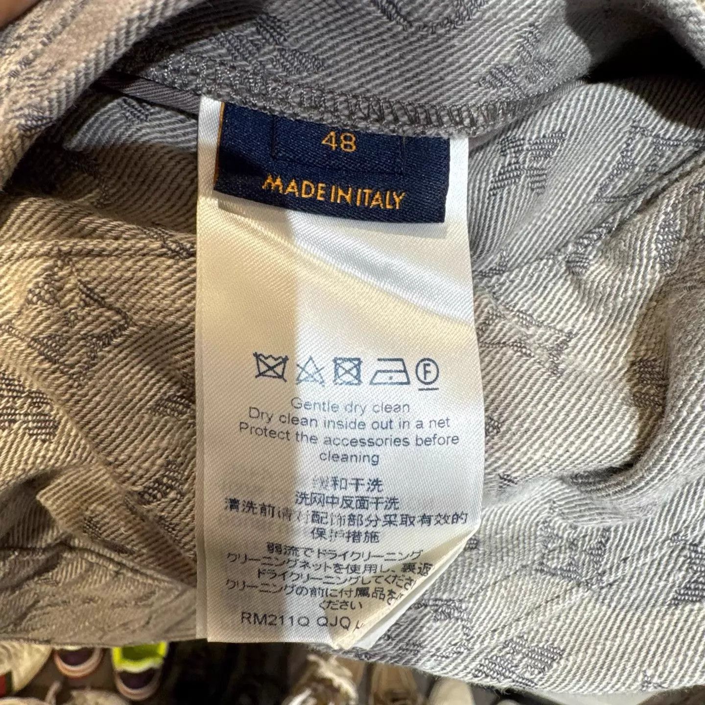 Louis Vuitton Louis Vuitton gray monogram denim jacket 48 Size US M / EU 48-50 / 2 - 6 Thumbnail