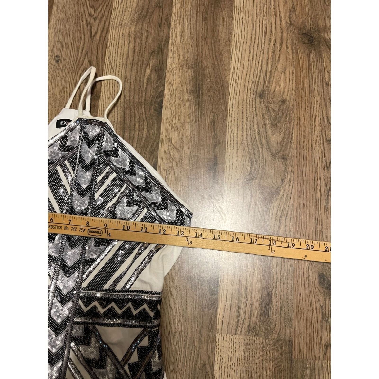 Express **Express White Black Mini Halter Sleeveless Women's Size XS** User: **Express Women's Size XS White Black Mini Halter Sleeveless** Size XS / US 0-2 / IT 36-38 - 3 Thumbnail