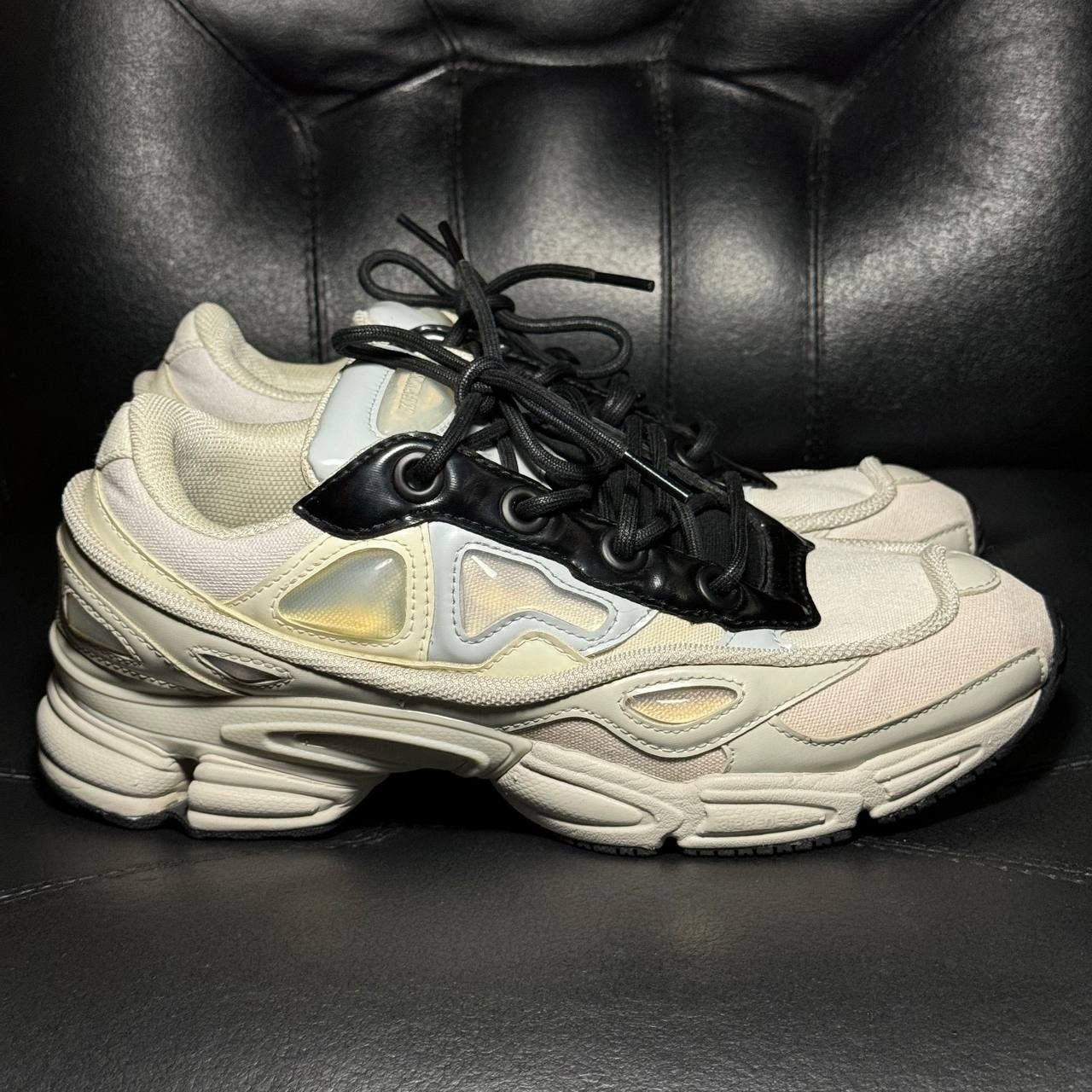 Adidas × Raf Simons 8US Adidas Raf Simons Ozweego cream white Size US 8 / EU 41 - 1 Thumbnail