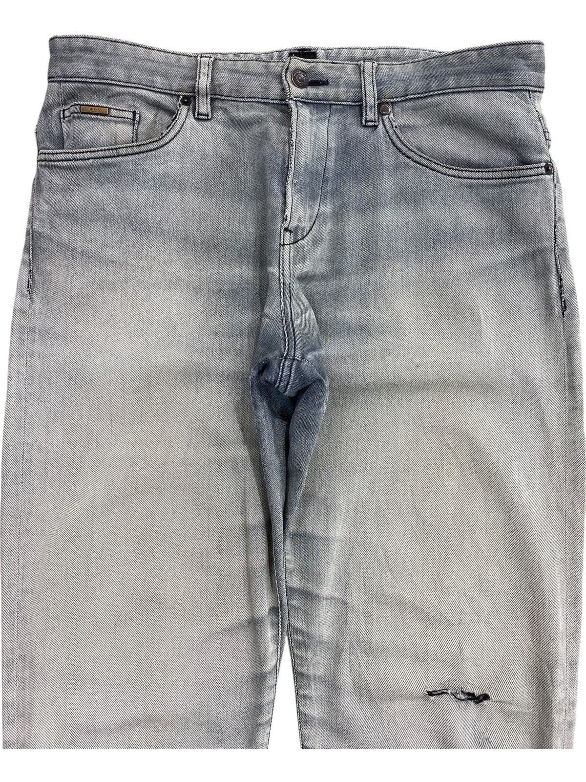 Hugo Boss Hugo Boss Brand Faded Wash Style Loose Jeans Size US 34 / EU 50 - 2 Thumbnail