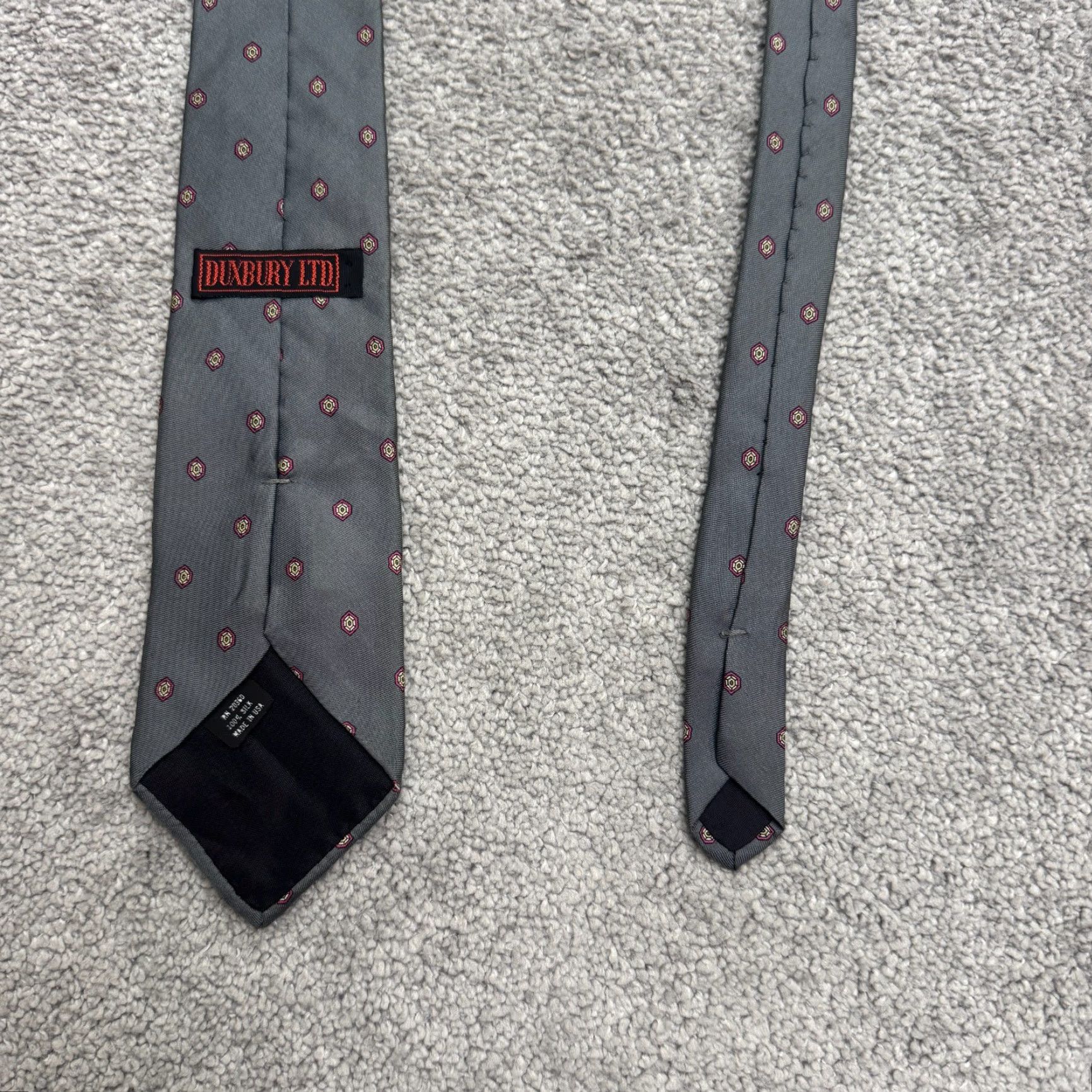 Vintage VINTAGE Duxbury Tie Geometric Silk Classic USA One Size Gray Mens Neckwear 57-60" Classic Pattern 100% Silk Geometric Vintage Mens Accessories Size ONE SIZE - 4 Thumbnail