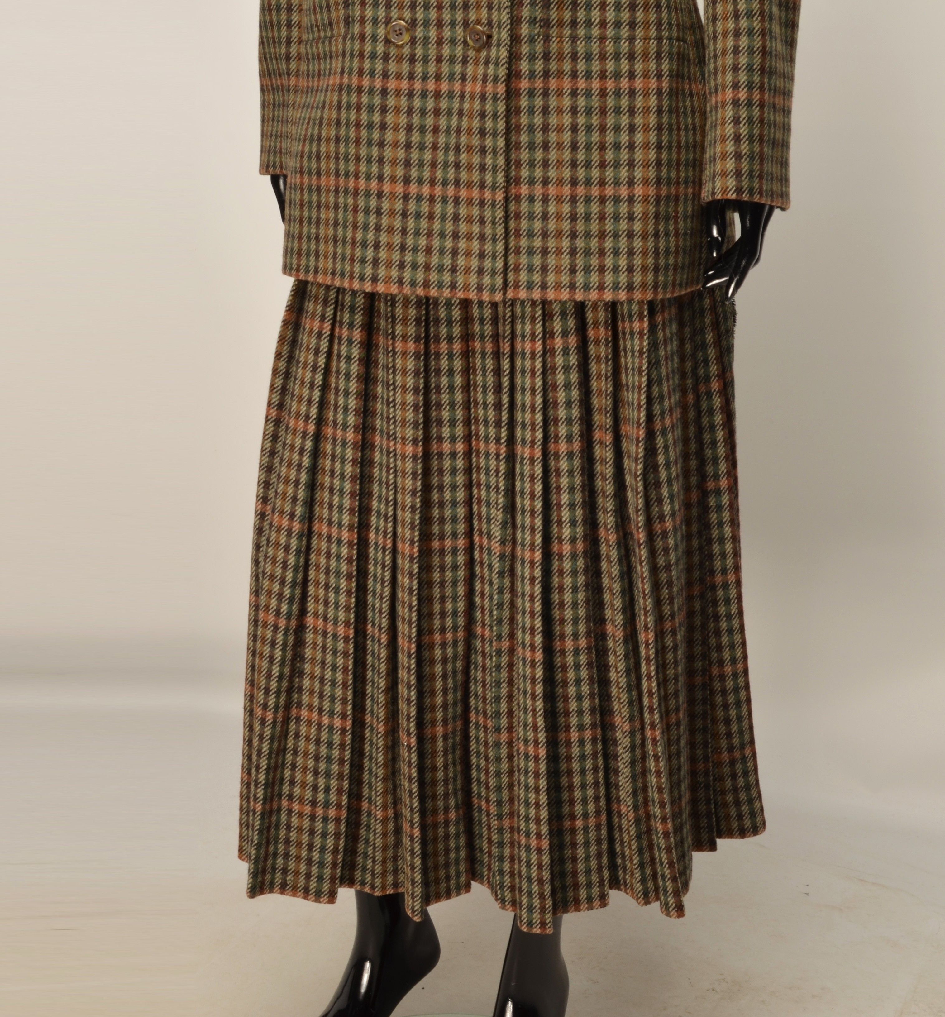 Aquascutum Vintage Aquascutum Tweed Suit Set Skirt Blazer Check Wool Size M / US 6-8 / IT 42-44 - 3 Thumbnail