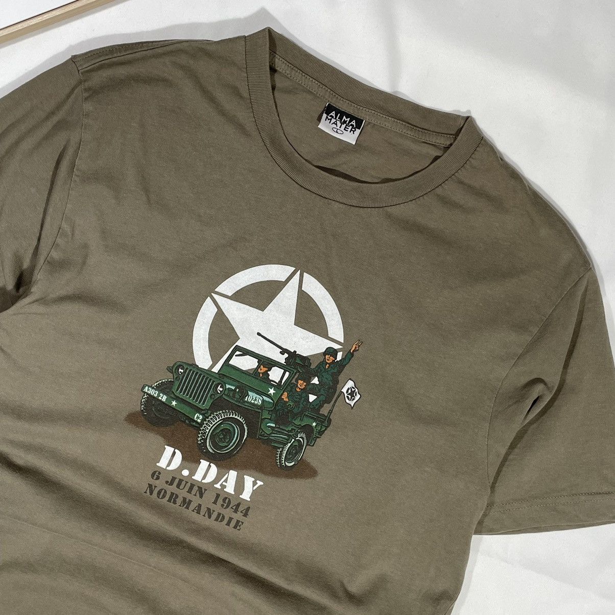 Vintage Alma Mater T-Shirt Normandie 1944 war Size US L / EU 52-54 / 3 - 2 Thumbnail