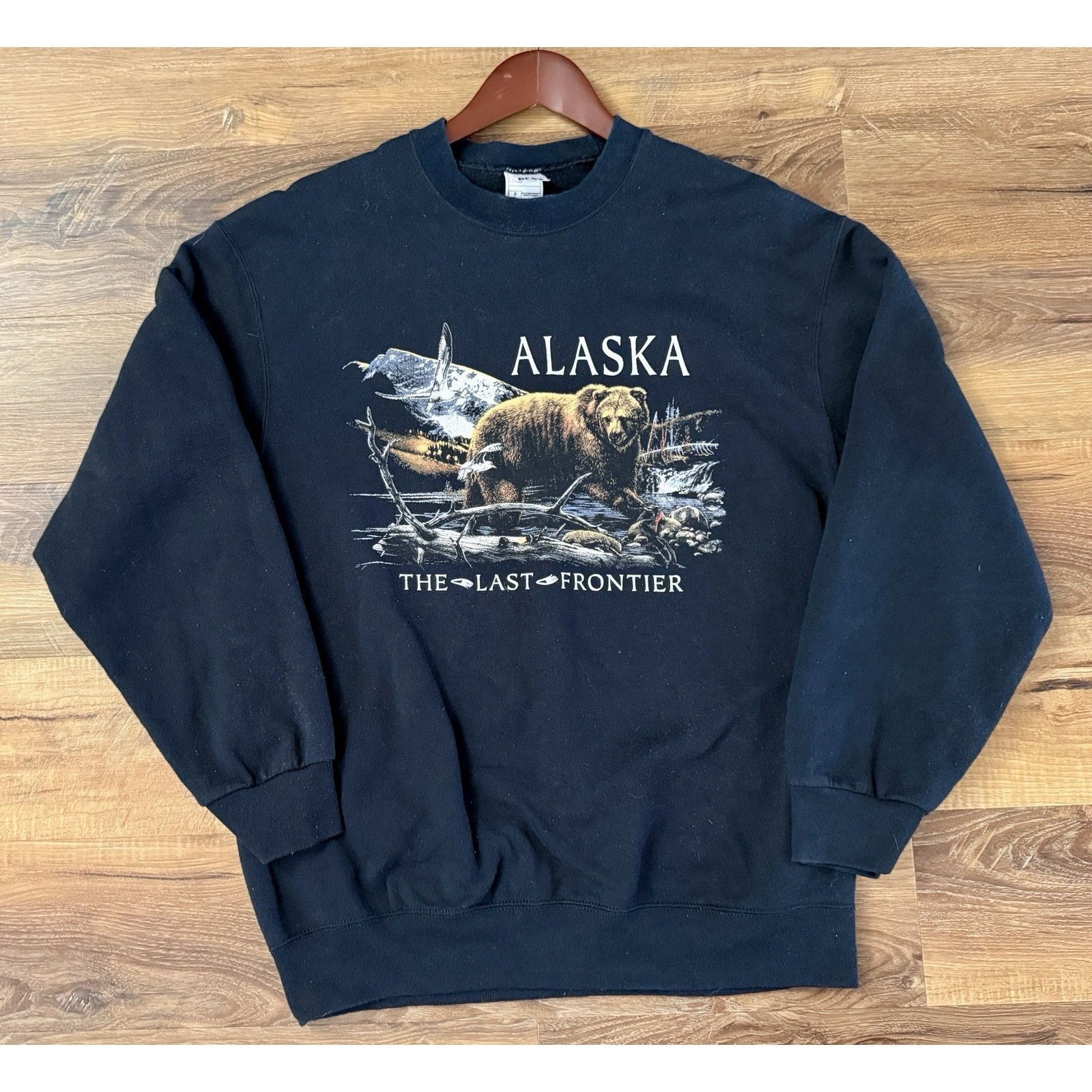 Fruit Of The Loom Vintage Alaska ‘The Last Frontier’ Sweatshirt Bear Scene Size US L / EU 52-54 / 3 - 3 Thumbnail