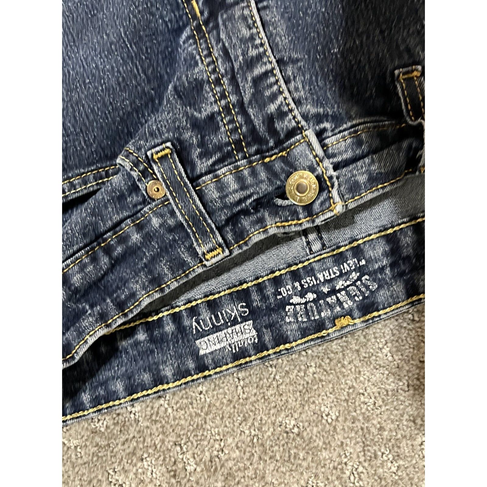Levi's VINTAGE Signature Levi's Strauss Totally Shaping Skinny dark Blue Jeans 26x26 Women Modern Logo 5-Pocket Denim Size 26" / US 2 / IT 38 - 5 Thumbnail