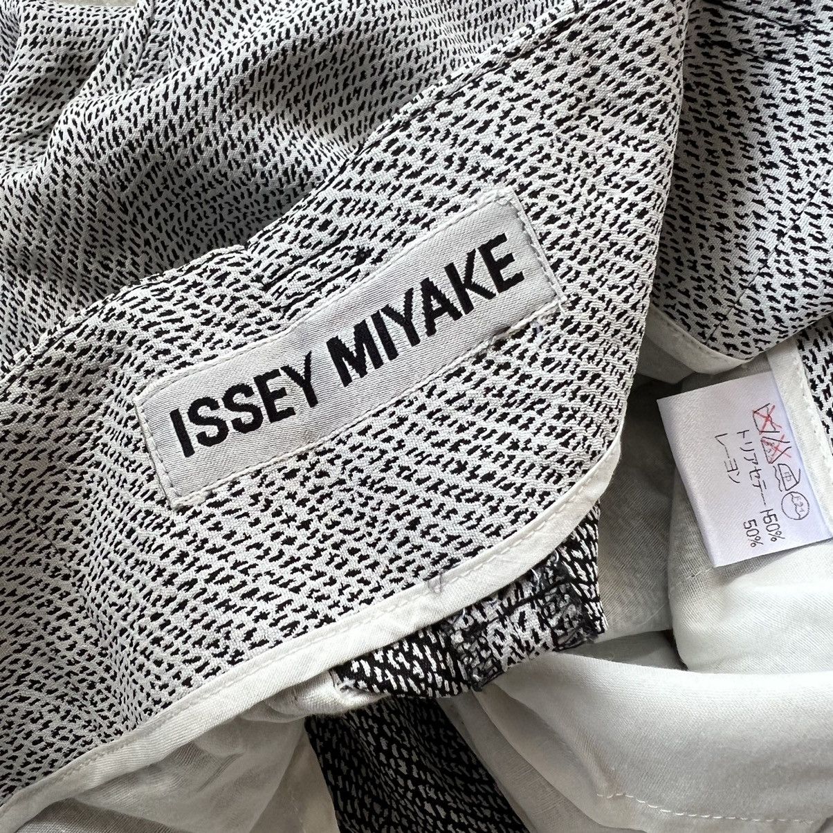 Issey Miyake Vintage Issey Miyake Micro Texture Trousers Size 30" / US 8 / IT 44 - 7 Thumbnail
