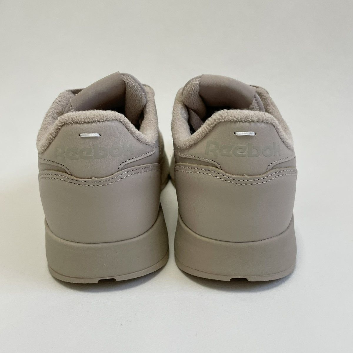 Maison Margiela × Reebok Beige Leather ‘Project 0 CL’ Tabi Sneakers Size US 10 / IT 40 - 14 Thumbnail