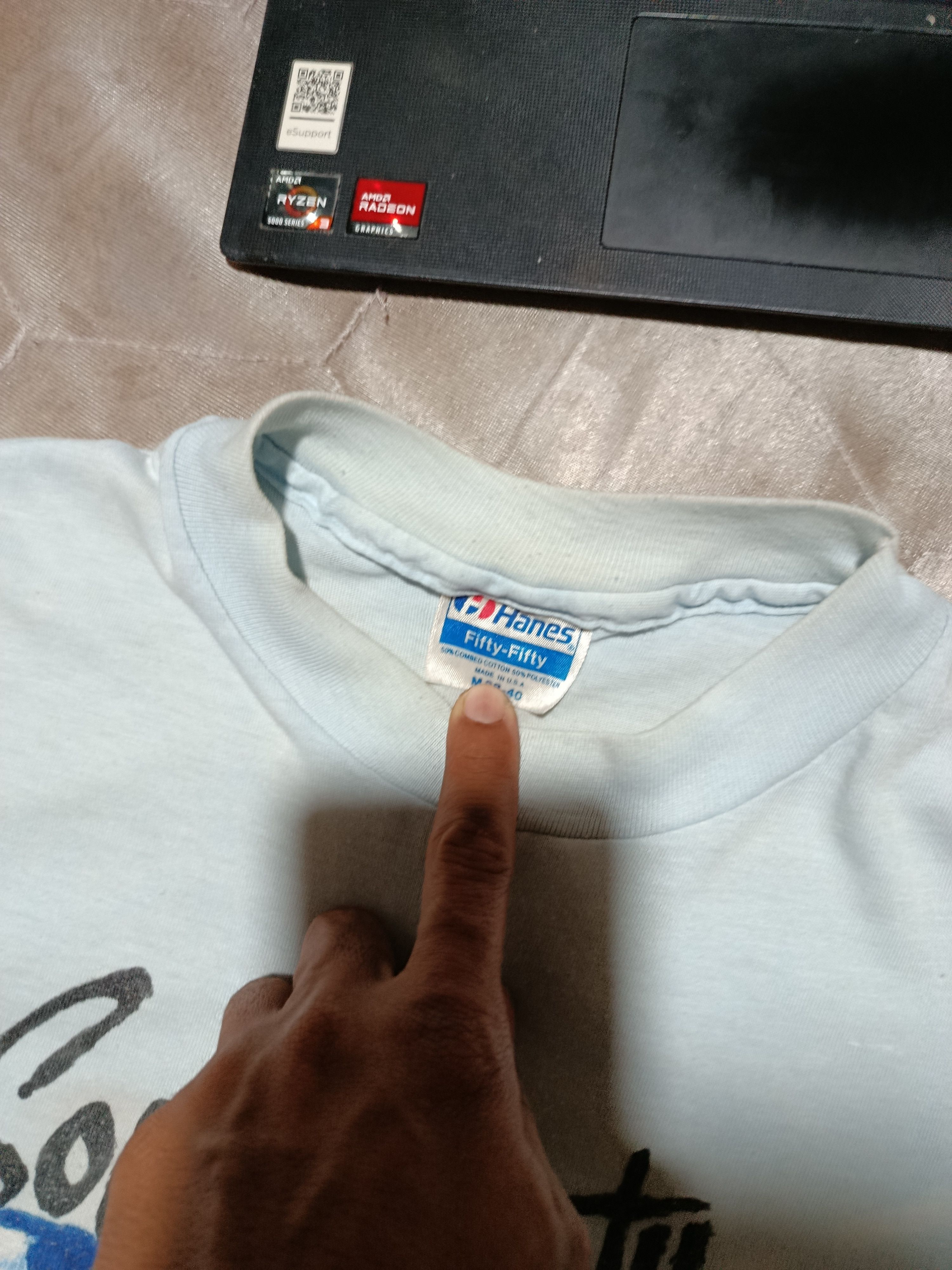 Hanes vintage band tshirt Size US M / EU 48-50 / 2 - 4 Thumbnail