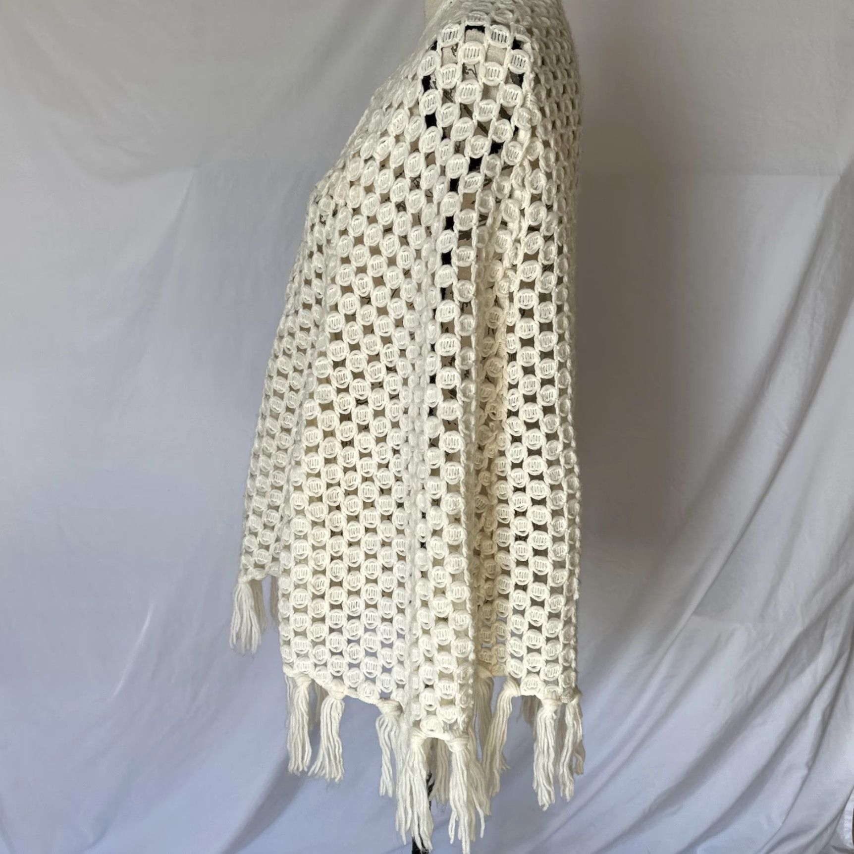 Vintage Vintage Ivory Fringe Open Knit 70s Womens One Size Crochet Cape Poncho Size ONE SIZE - 6 Thumbnail