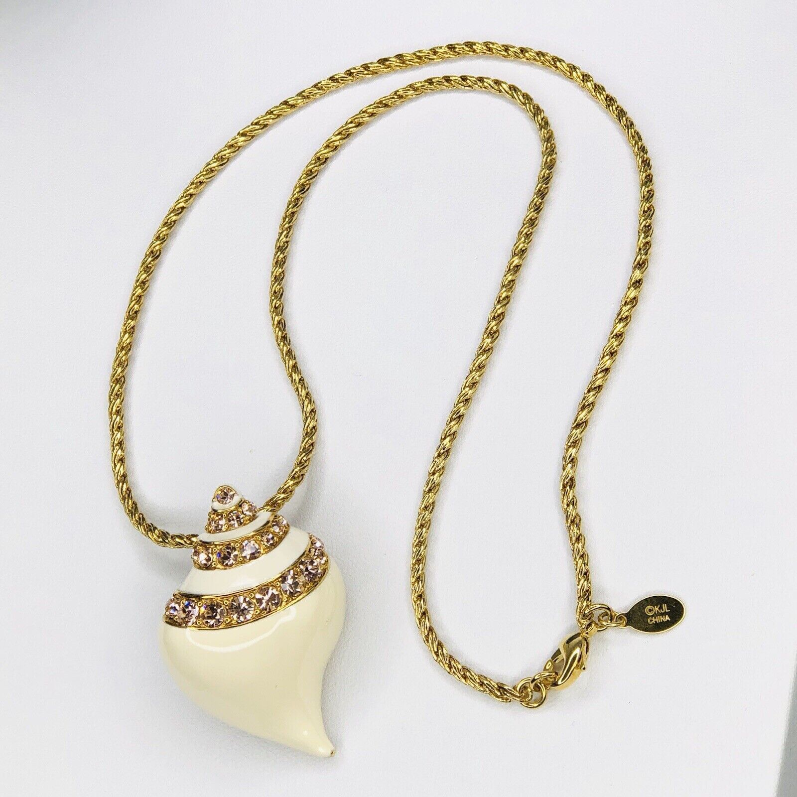 Kenneth Jay Lane KJL Rhinestone Shell Pendant Brooch Twisted Rope Chain 20" Size ONE SIZE - 1 Thumbnail