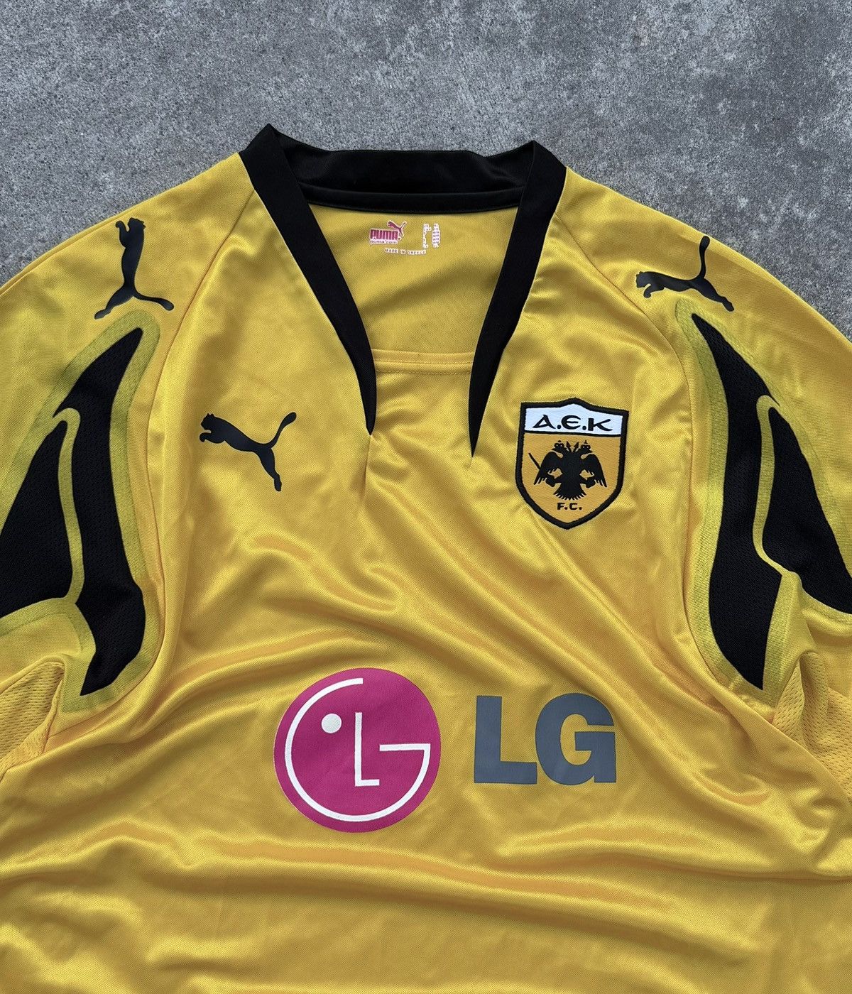 Puma Vintage Puma A.E.K Greece football soccer rare fifa t-shirt Size US XL / EU 56 / 4 - 5 Thumbnail
