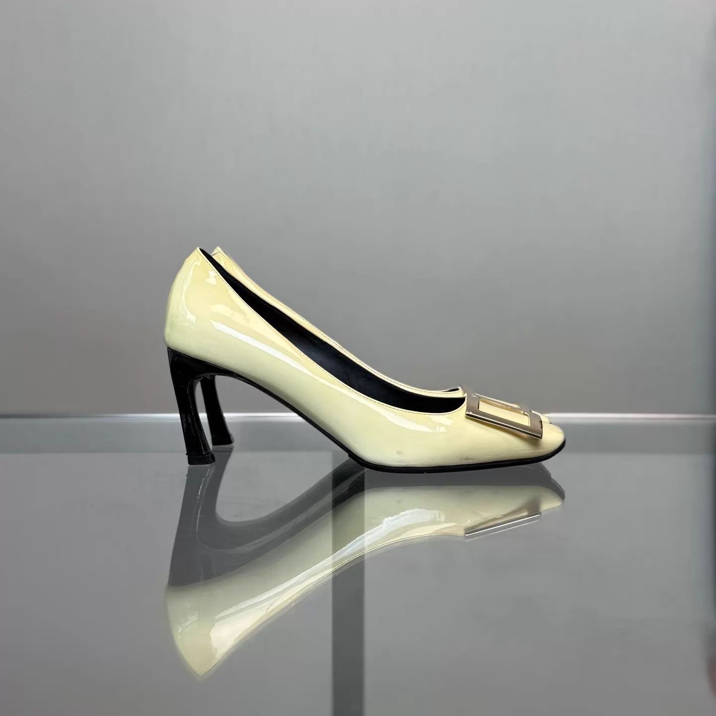 Roger Vivier RV patent leather square buckle heels 35.5 99 Size US 5 / IT 35 - 4 Thumbnail