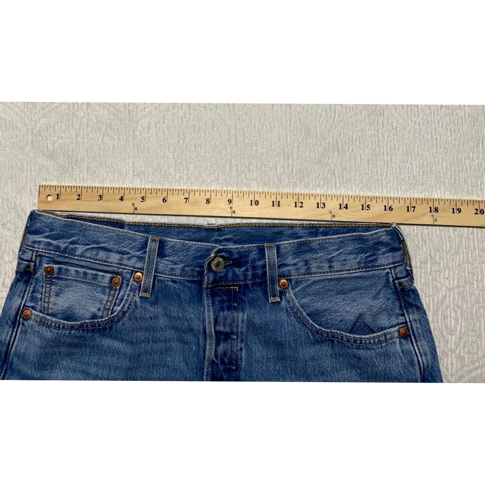 Levi's Levi's 501 Mens Jeans 33x32 Medium Wash Blue Straight Leg Button Fly Original Fit Size US 33 - 3 Thumbnail
