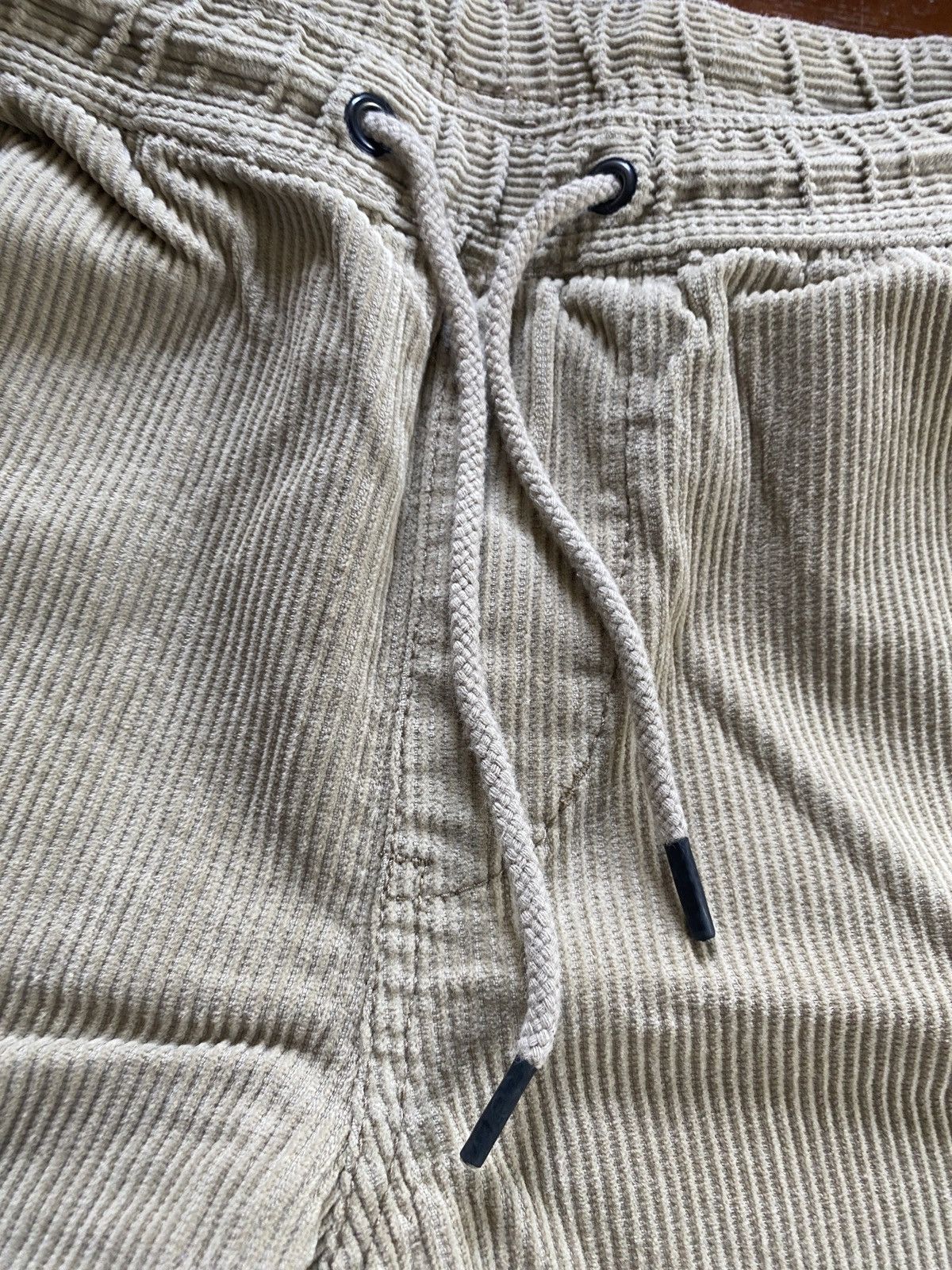 UNIONBAY × Vintage Vintage Unionbay Khaki Thick Corduroy Elastic Waist Shorts Size US 29 - 3 Thumbnail