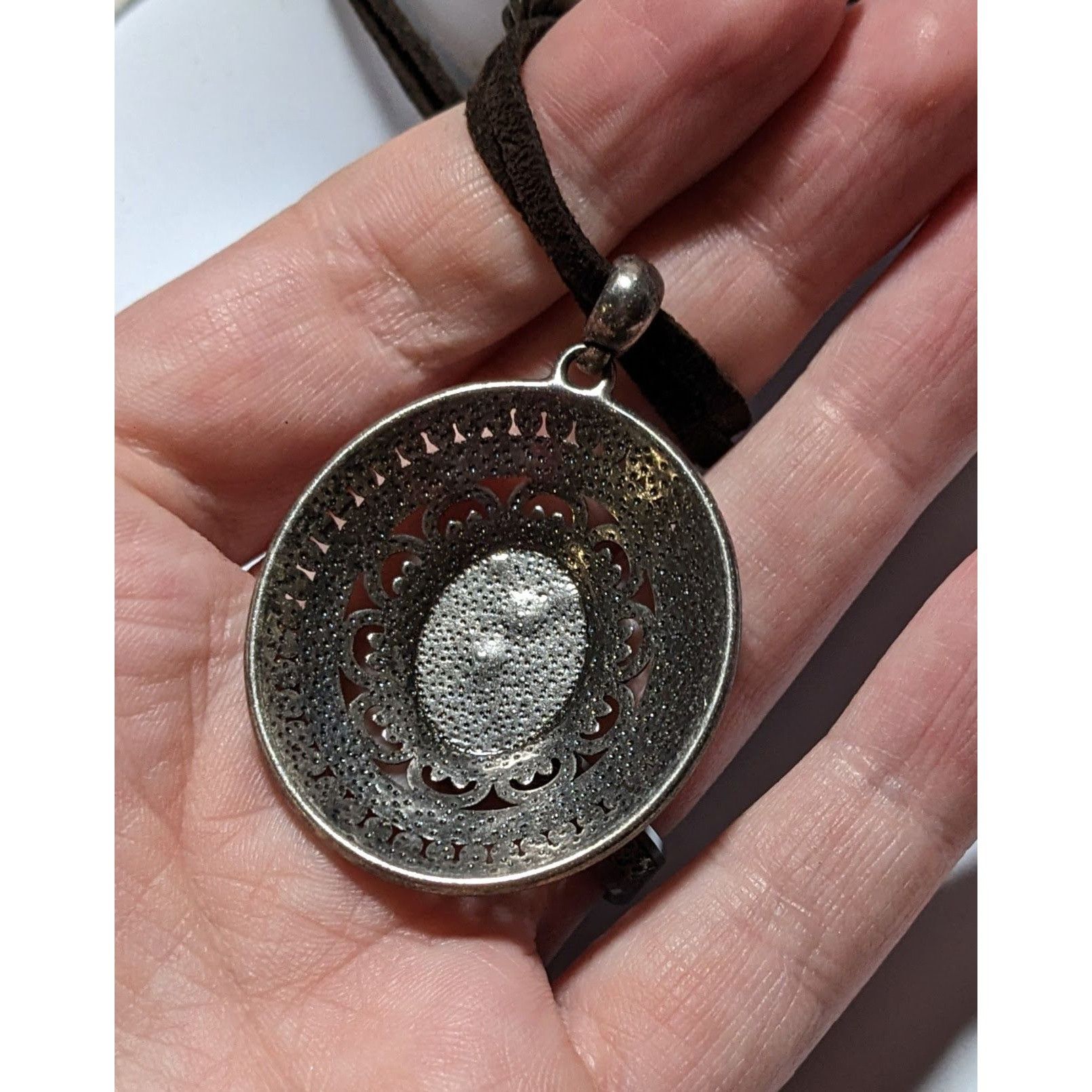 Other Victorian Style Enamel Medallion Necklace Size ONE SIZE - 6 Thumbnail