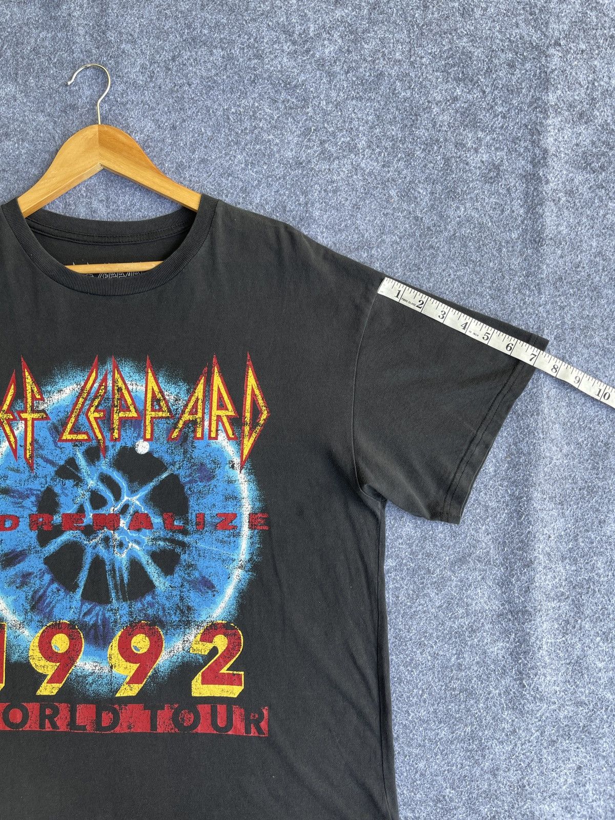 Band Tees Last Drop🔥Rare🔥Vintage Def Leppard Adrenalize Tour T Shirt Size US L / EU 52-54 / 3 - 11 Thumbnail