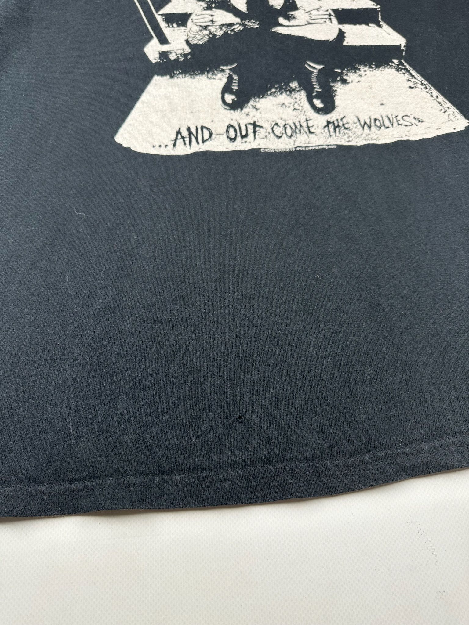 Band Tees vintage y2k RANCID And Out Come The Wolves Band T-Shirt Size US L / EU 52-54 / 3 - 4 Thumbnail
