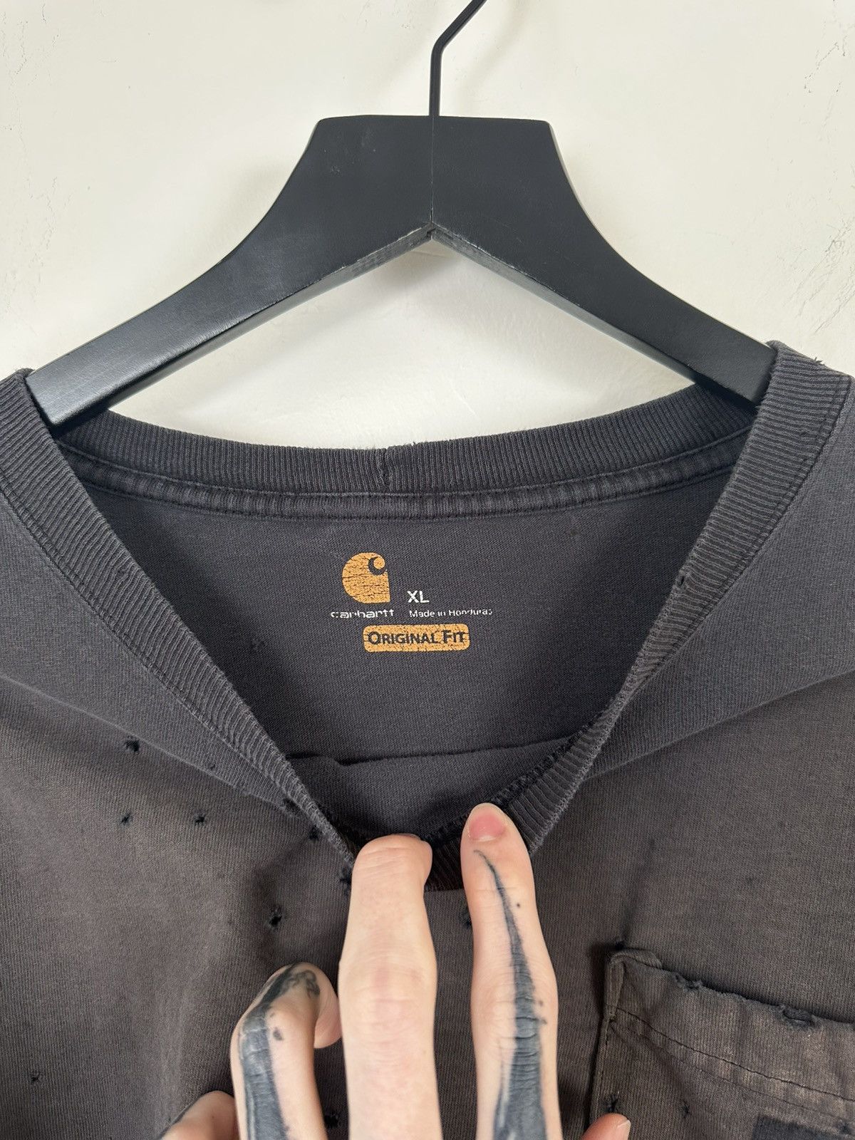 Carhartt (XL) BLASTED OUT THRASHED Carhartt Longsleeve Tee Size US XL / EU 56 / 4 - 9 Thumbnail