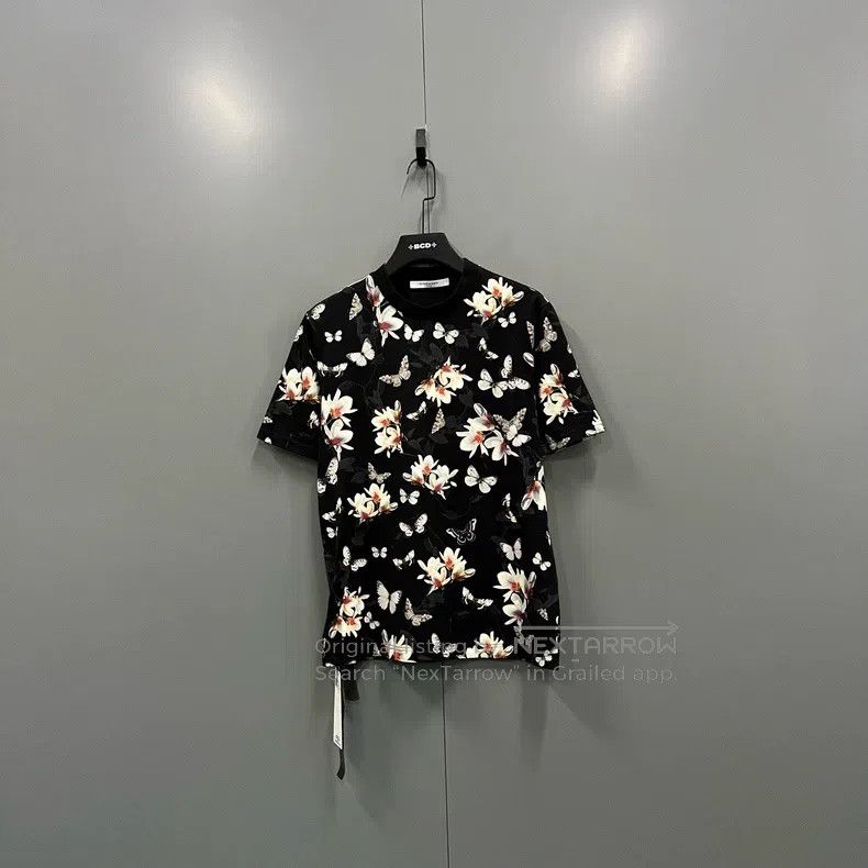 Givenchy Givenchy Butterfly Floral Short-Sleeve XS Size US XS / EU 42 / 0 - 1 Thumbnail