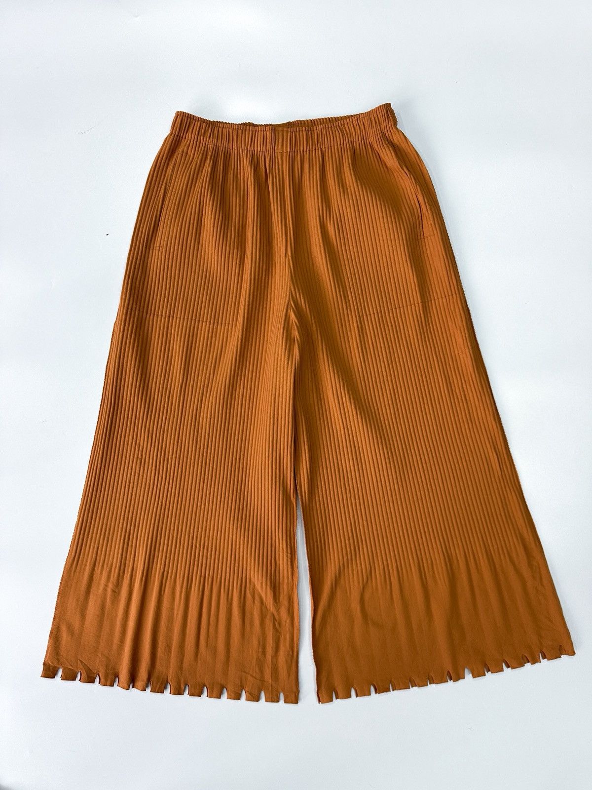 Issey Miyake 2025 ISSEY MIYAKE ME PLEATED PANTS Size 29" - 1 Thumbnail