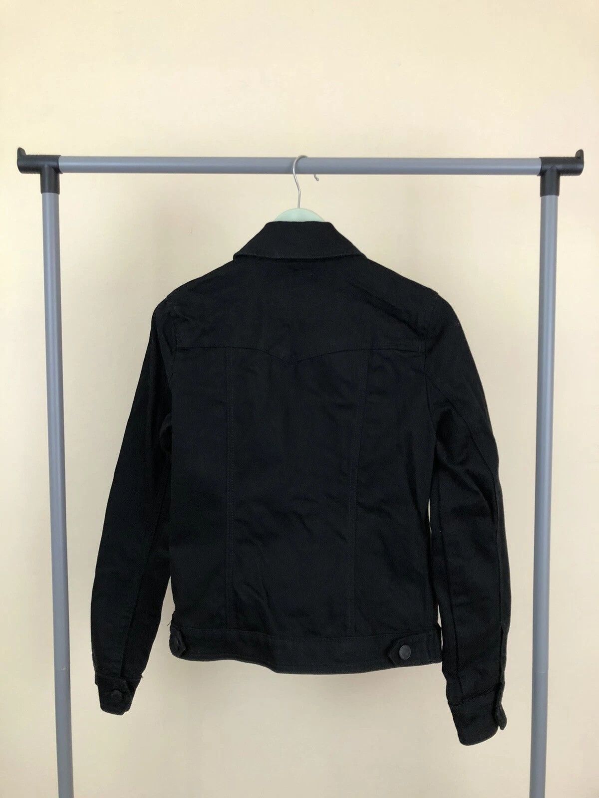 Guess Guess Denim Jacket Womens Size M Black Button Vintage Size M / US 6-8 / IT 42-44 - 4 Thumbnail